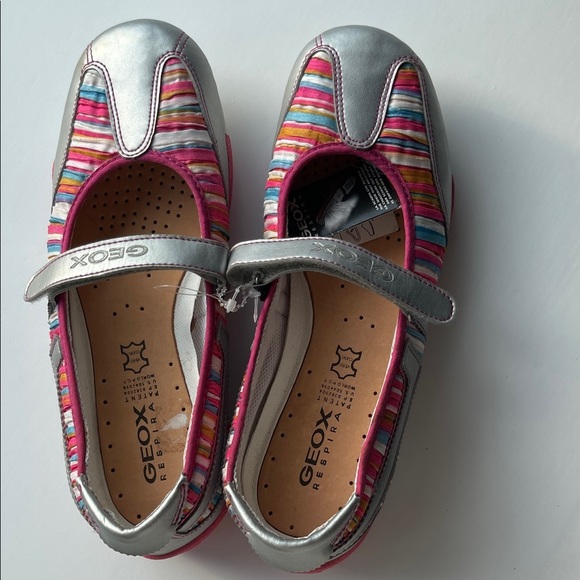 NWOT Geox Striped Silver and Pink Sneakers Size 9.5 - Picture 5 of 10
